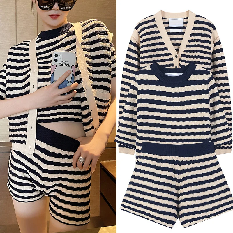 Korean Fashion Spring Autumn New Striped Knitted Sweater Cardigan Shirt Top Shorts Three Piece Set Women Knitwear Clothes Outfit
Korean Fashion Spring Autumn New Striped Knitted Sweater Cardigan Shirt Top Shorts Three Piece Set Women Knitwear Clothes Outfit