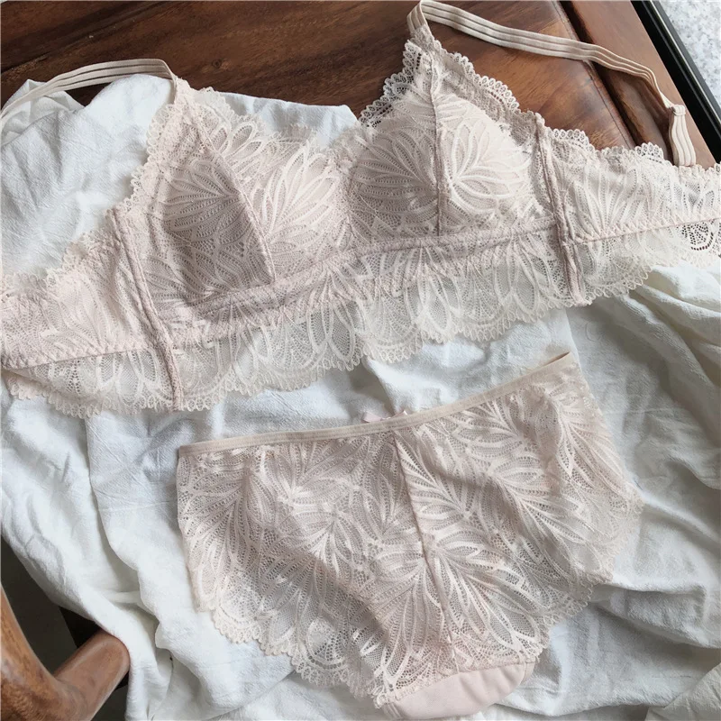 Wriufred Sling tube top sexy lace large size fat ladies lingerie underwear no steel ring gathered adjustment bra set 
Wriufred Sling tube top sexy lace large size fat ladies lingerie underwear no steel ring gathered adjustment bra set