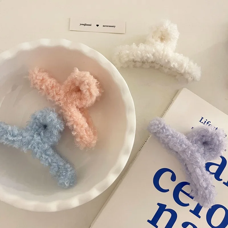 Winter Fur Hair Clip For Women Plush Catch Clip Hair Female Headdress Korea Jewelry Womens Cute Hair Accessories Headband Girl
Winter Fur Hair Clip For Women Plush Catch Clip Hair Female Headdress Korea Jewelry Womens Cute Hair Accessories Headband Girl