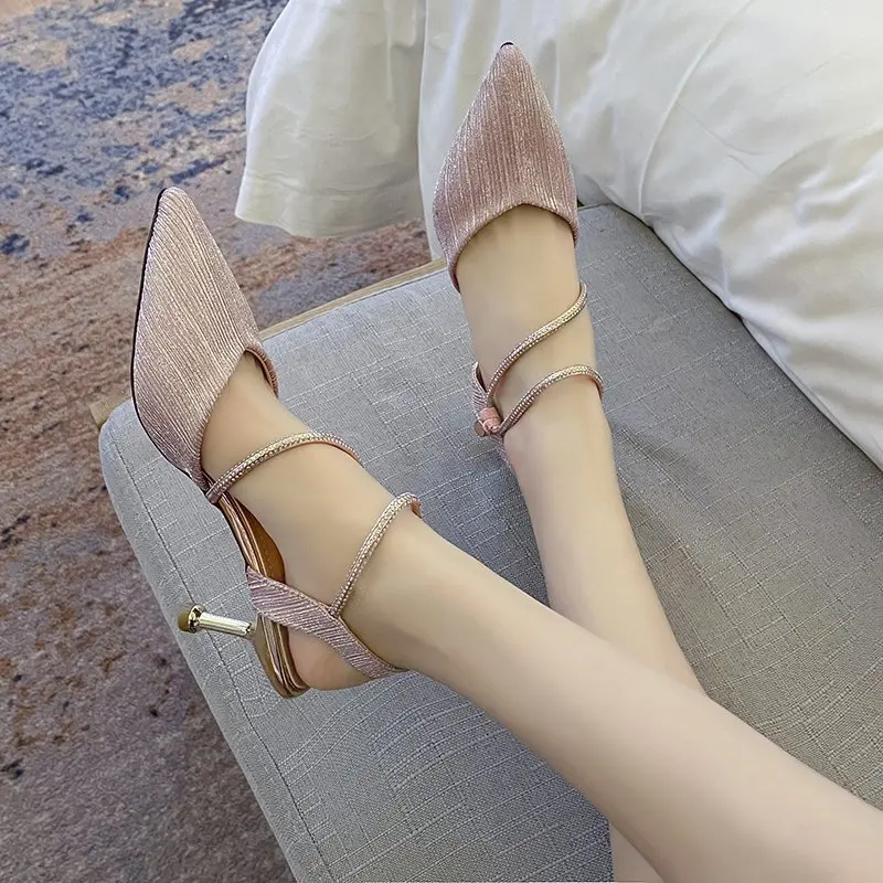 Bling Bling Closed Toe Sandals Fashion Womens Shoes 2021 Summer Heels Suit Female Beige Shallow Mouth Bright Luxury Silver Girl
Bling Bling Closed Toe Sandals Fashion Womens Shoes 2021 Summer Heels Suit Female Beige Shallow Mouth Bright Luxury Silver Girl