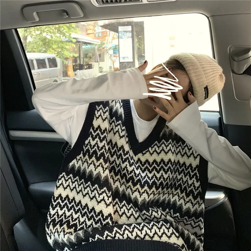 Women Sweater Vests Retro Geometric Oversize Fashion Classic Knitted Sleeveless Sweaters Female All-match Korean Style Harajuku 
Women Sweater Vests Retro Geometric Oversize Fashion Classic Knitted Sleeveless Sweaters Female All-match Korean Style Harajuku