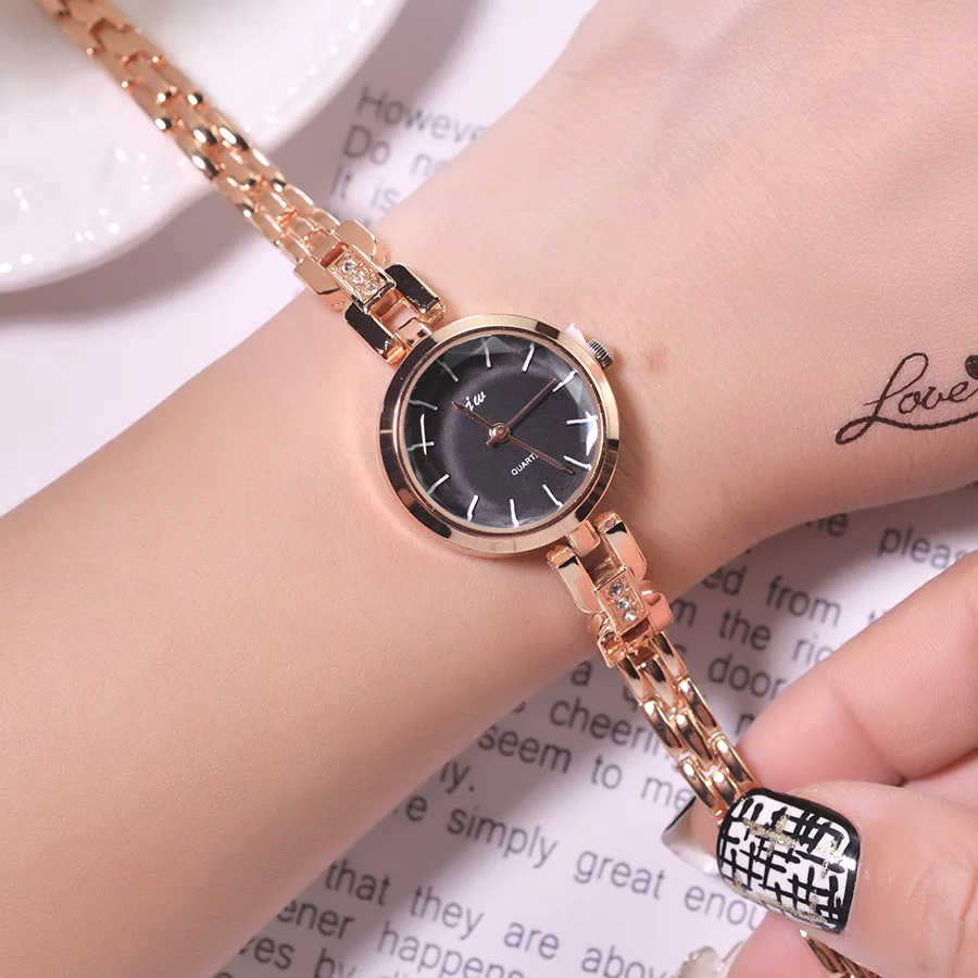 Golden Bracelet Women Watches Luxury Fashion Stainless Steel Ladies Quartz Wristwatches 2019 Simple Small Woman Clock Gifts
Golden Bracelet Women Watches Luxury Fashion Stainless Steel Ladies Quartz Wristwatches 2019 Simple Small Woman Clock Gifts