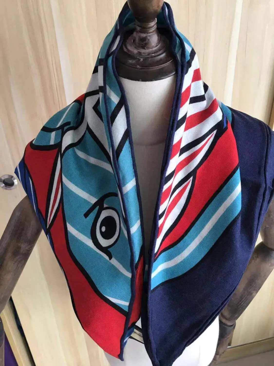 

2019 new arrival autumn winter horse 70% cashmere 30% silk triangle scarf 188*94 cm warm fashion wrap shawl for women lady girl