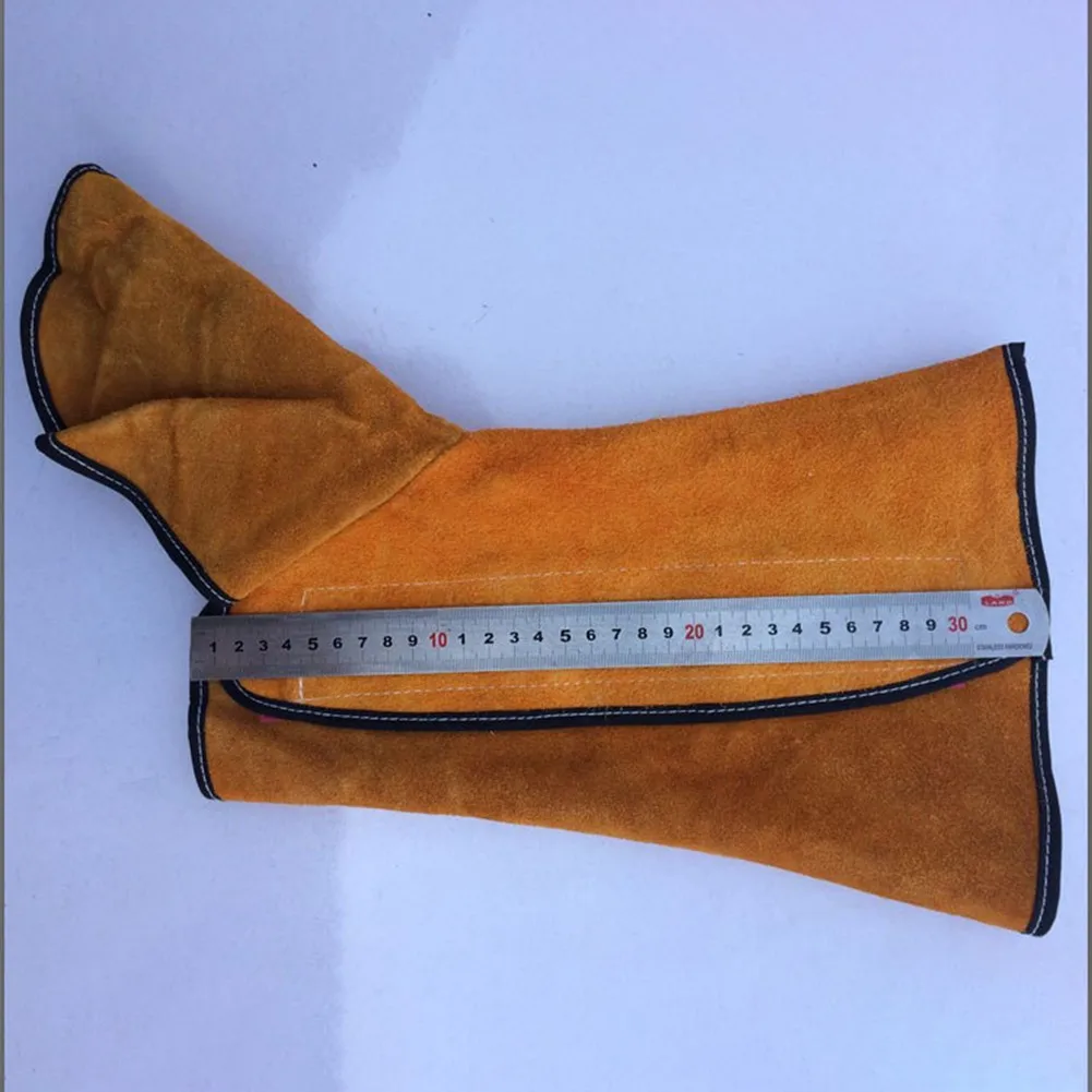 Cowhide Electric Welding Foot Guard Welder\\'s Foot Cover Protective Foot Cover High-quality Materials Durable And Practical
Cowhide Electric Welding Foot Guard Welder\\'s Foot Cover Protective Foot Cover High-quality Materials Durable And Practical