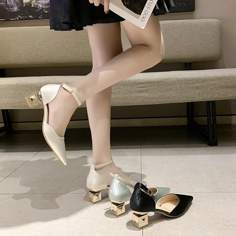 Buckle Strap Shoes High Heel Sandal for Women Shallow Mouth All-Match 2021 Summer Suit Female Beige High-heeled Fashion Block Po
Buckle Strap Shoes High Heel Sandal for Women Shallow Mouth All-Match 2021 Summer Suit Female Beige High-heeled Fashion Block Po