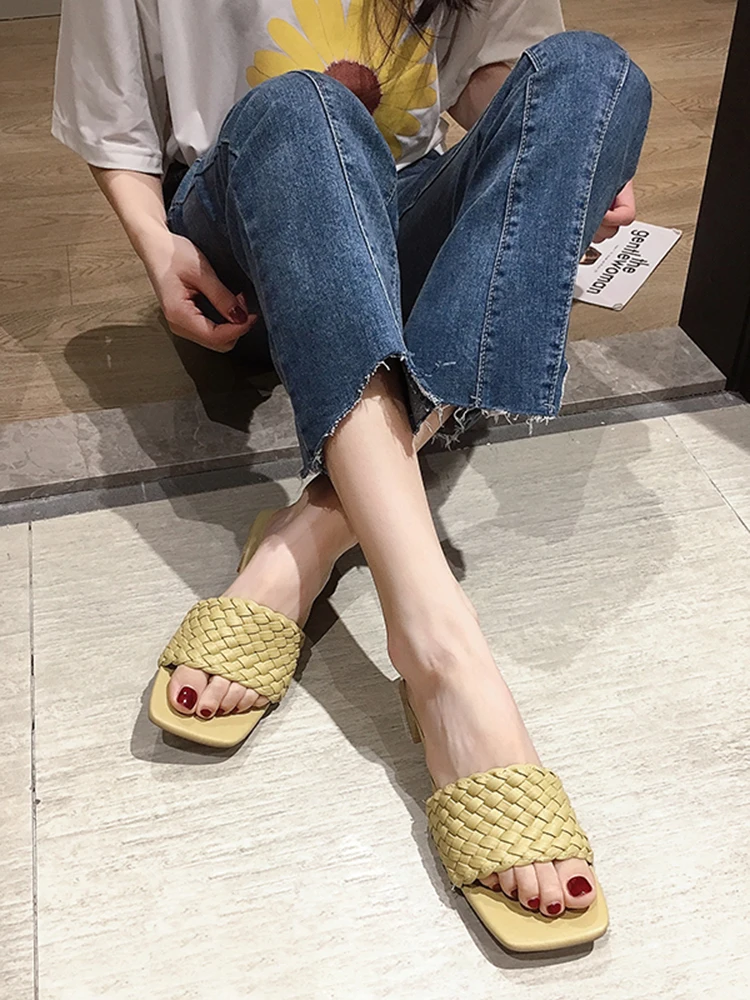 Rubber Slippers Shoes Luxury Slides Slipers Women Low Flat Designer 2021 PU Fashion Rome Basic Shoes Slippers Flat Slides Low Fa
Rubber Slippers Shoes Luxury Slides Slipers Women Low Flat Designer 2021 PU Fashion Rome Basic Shoes Slippers Flat Slides Low Fa