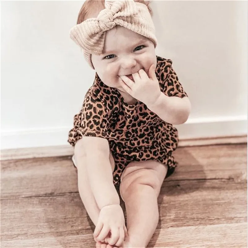 Baby Girl Short-sleeved Romper Summer Fashion Leopard Pattern Skirt Jumpsuits and Headband
Baby Girl Short-sleeved Romper Summer Fashion Leopard Pattern Skirt Jumpsuits and Headband