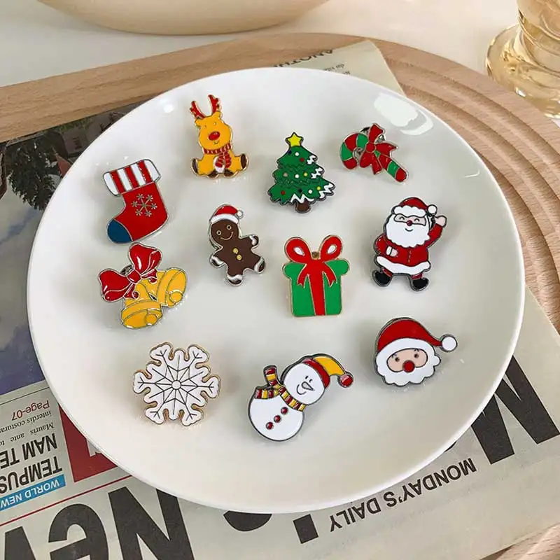 xiaoboACC Christmas Gift Woman Earring 2021 Trend Brooch Snowflake Tree Elk Old Man Badge Cartoon Stud Earring Jewelry
xiaoboACC Christmas Gift Woman Earring 2021 Trend Brooch Snowflake Tree Elk Old Man Badge Cartoon Stud Earring Jewelry