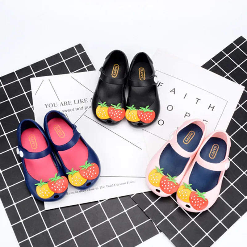 Детские туфли-желе с надписью Happy Logo, новинка, модные летние туфли Melissa с фруктами, Корейская пляжная обувь для принцессы SH074
Детские туфли-желе с надписью Happy Logo, новинка, модные летние туфли Melissa с фруктами, Корейская пляжная обувь для принцессы SH074