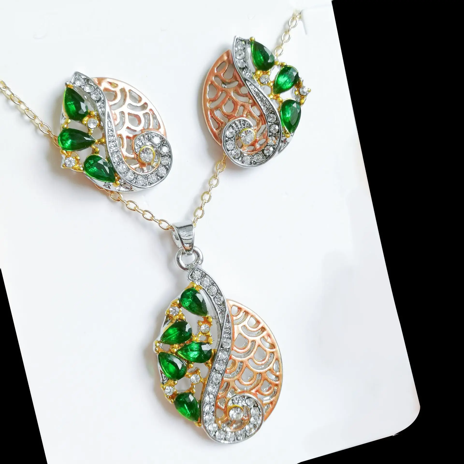 FDLK Women's Fashion Vintage Pendant Necklace Earring Ring Retro Jewelry Set Green Zircon Crystal Love Bridal Jewelry Sets 
FDLK Women's Fashion Vintage Pendant Necklace Earring Ring Retro Jewelry Set Green Zircon Crystal Love Bridal Jewelry Sets