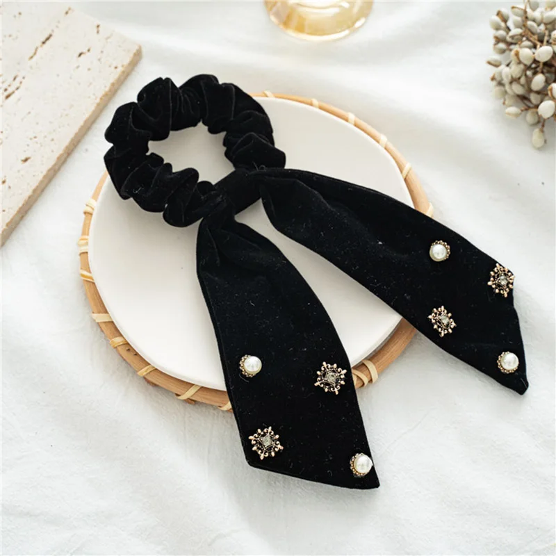Long Streamers Elastic Hair Bands Velvet Ribbon Scrunchies Female Hair Accessories Vintage Bow Hair Rope Elegant Hair Rope
Long Streamers Elastic Hair Bands Velvet Ribbon Scrunchies Female Hair Accessories Vintage Bow Hair Rope Elegant Hair Rope