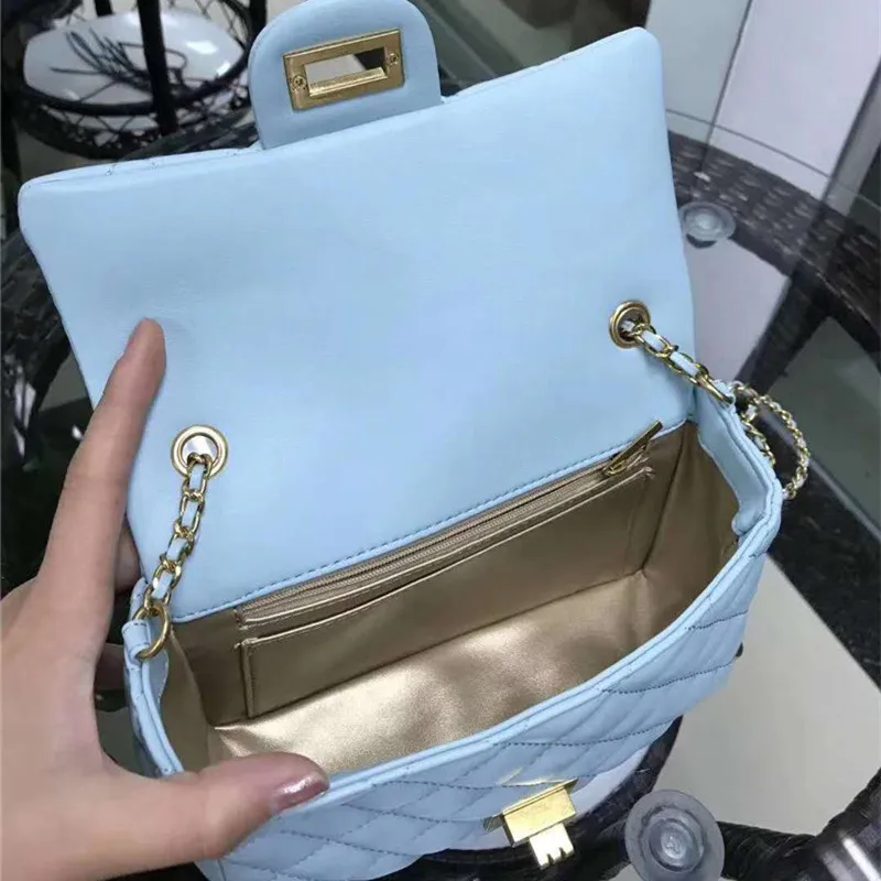 This year's new product trend and fashion all-around CF classic cross body one shoulder small fragrant Lingge chain Mini flip sm
This year's new product trend and fashion all-around CF classic cross body one shoulder small fragrant Lingge chain Mini flip sm