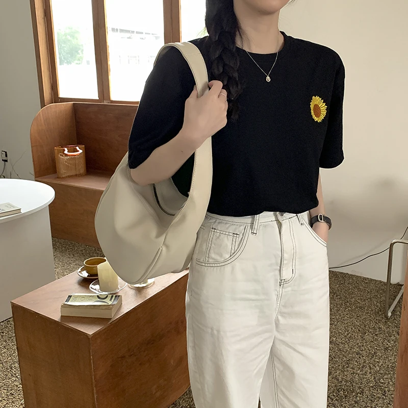 New Women Dumpling Bag Large Capacity Totes Bag Quality Leather Wide Strap Shoulder Bag Chic Female Crossbody Messenger Bags
New Women Dumpling Bag Large Capacity Totes Bag Quality Leather Wide Strap Shoulder Bag Chic Female Crossbody Messenger Bags