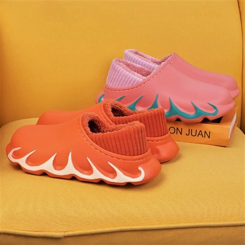 2021 Winter Cotton Female Slippers Flame Home Lovers EVA Waterproof Warm Plush Slippers Orange Indoor Fur Platform Bread Shoes
2021 Winter Cotton Female Slippers Flame Home Lovers EVA Waterproof Warm Plush Slippers Orange Indoor Fur Platform Bread Shoes