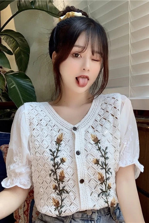 COIGARSAM Cute Short Sleeve Shirt Womens tops Patchwork Hollow Out Women shirts Apricot Beige 9632
COIGARSAM Cute Short Sleeve Shirt Womens tops Patchwork Hollow Out Women shirts Apricot Beige 9632