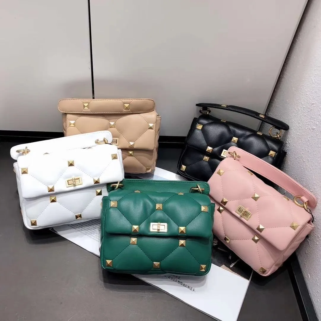 2021 wicker chain luxury ladies one-shoulder portable large bag brand designer fashion star leather sheepskin one-shoulder diago
2021 wicker chain luxury ladies one-shoulder portable large bag brand designer fashion star leather sheepskin one-shoulder diago