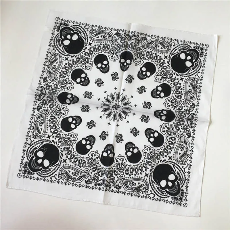 2020 new cotton 48*48 square scarf print unisex skull scarf tri-color optional hip-hop style men and women scarf A140
2020 new cotton 48*48 square scarf print unisex skull scarf tri-color optional hip-hop style men and women scarf A140