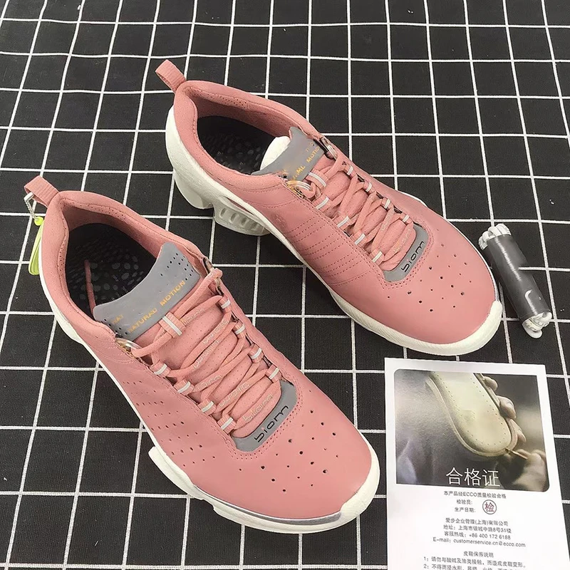 Ladies Golf Shoes Cowhide leather Golf Sneakers Non-slip Breathable Outdoor Golf Training Shoes
Ladies Golf Shoes Cowhide leather Golf Sneakers Non-slip Breathable Outdoor Golf Training Shoes