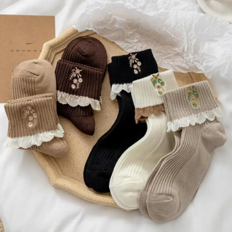 Japanese Embroidered Lace Cotton Socks Middle Tube Socks Women's Lolita Sweet Fashion 1pair High Quality
Japanese Embroidered Lace Cotton Socks Middle Tube Socks Women's Lolita Sweet Fashion 1pair High Quality