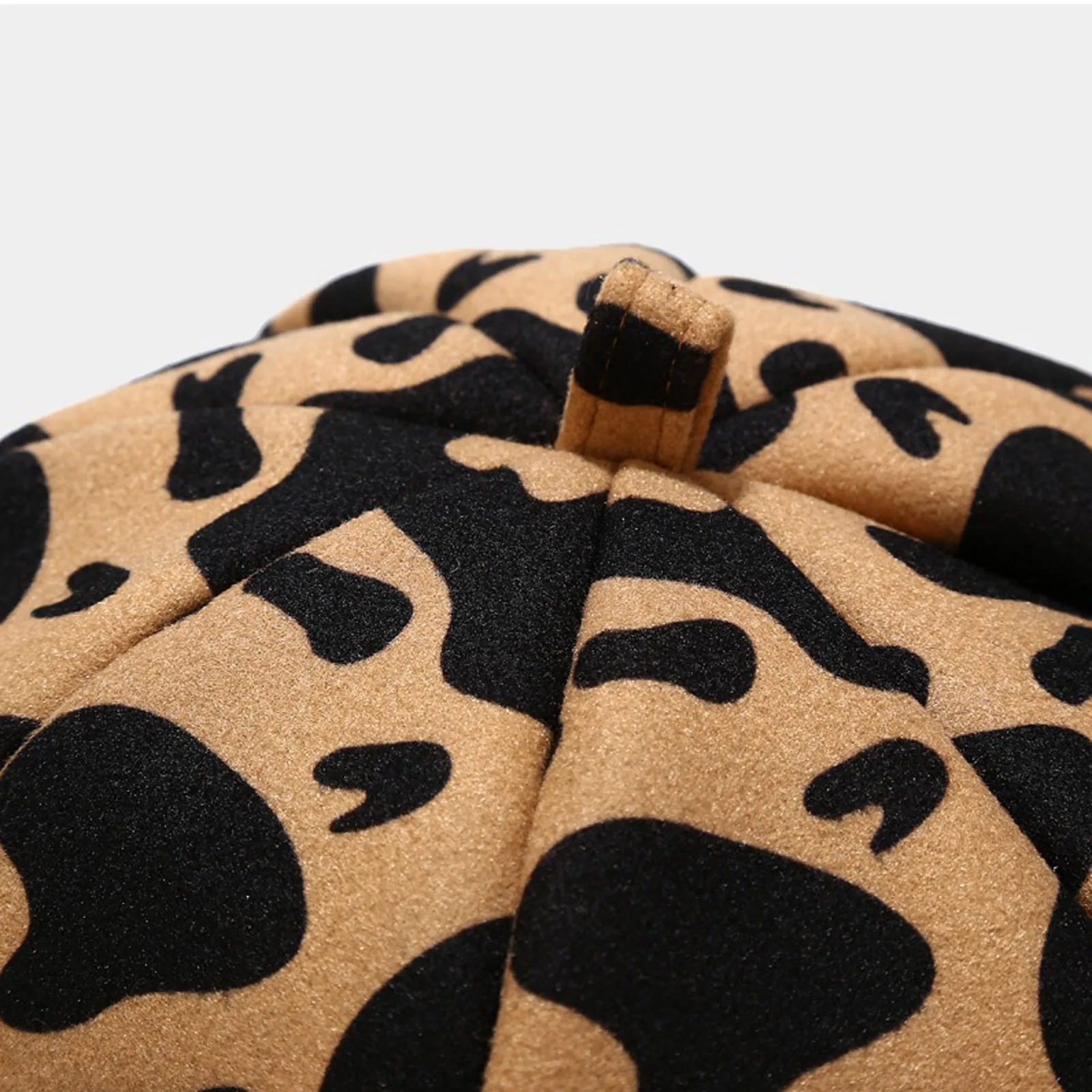 1Pcs Women Girl Fashion Beret Hat Winter Leopard Bucket Cute Warm Wool Beanie Hat Cap Vintage Plain Beret Hats Elegant Lady Caps
1Pcs Women Girl Fashion Beret Hat Winter Leopard Bucket Cute Warm Wool Beanie Hat Cap Vintage Plain Beret Hats Elegant Lady Caps