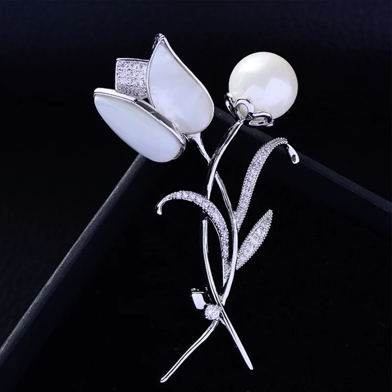 Tulip Brooches Pins For Women Fashion Crystal Jewelry Micro Inlay Simulated Pearl Flower Pins Female Gifts Flower Suit Brooch
Tulip Brooches Pins For Women Fashion Crystal Jewelry Micro Inlay Simulated Pearl Flower Pins Female Gifts Flower Suit Brooch