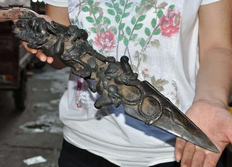 wedding decoration 19"Old Tibet Temple Bronze Mahakala Buddha Statue Dorje Vajra phurpa Dagger Faqi
wedding decoration 19"Old Tibet Temple Bronze Mahakala Buddha Statue Dorje Vajra phurpa Dagger Faqi