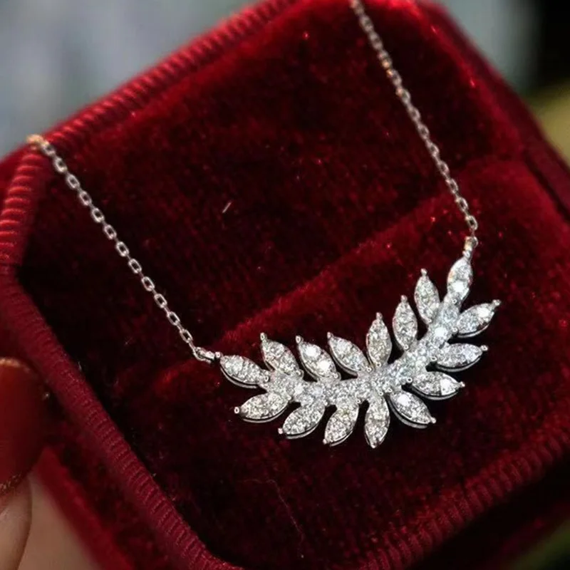 Fashion Creative Design High Quality Inlaid Zircon Leaf Pendant Necklace for Women Romantic Anniversary Jewelry Necklace Gift 
Fashion Creative Design High Quality Inlaid Zircon Leaf Pendant Necklace for Women Romantic Anniversary Jewelry Necklace Gift