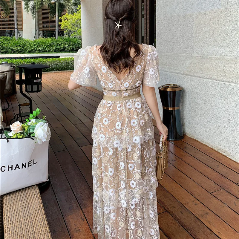Summer Women Mesh Embroidery Short Sleeve V-Neck Dress Runway New Fashion Sequined High Waist Party Cake Long Dress
Summer Women Mesh Embroidery Short Sleeve V-Neck Dress Runway New Fashion Sequined High Waist Party Cake Long Dress