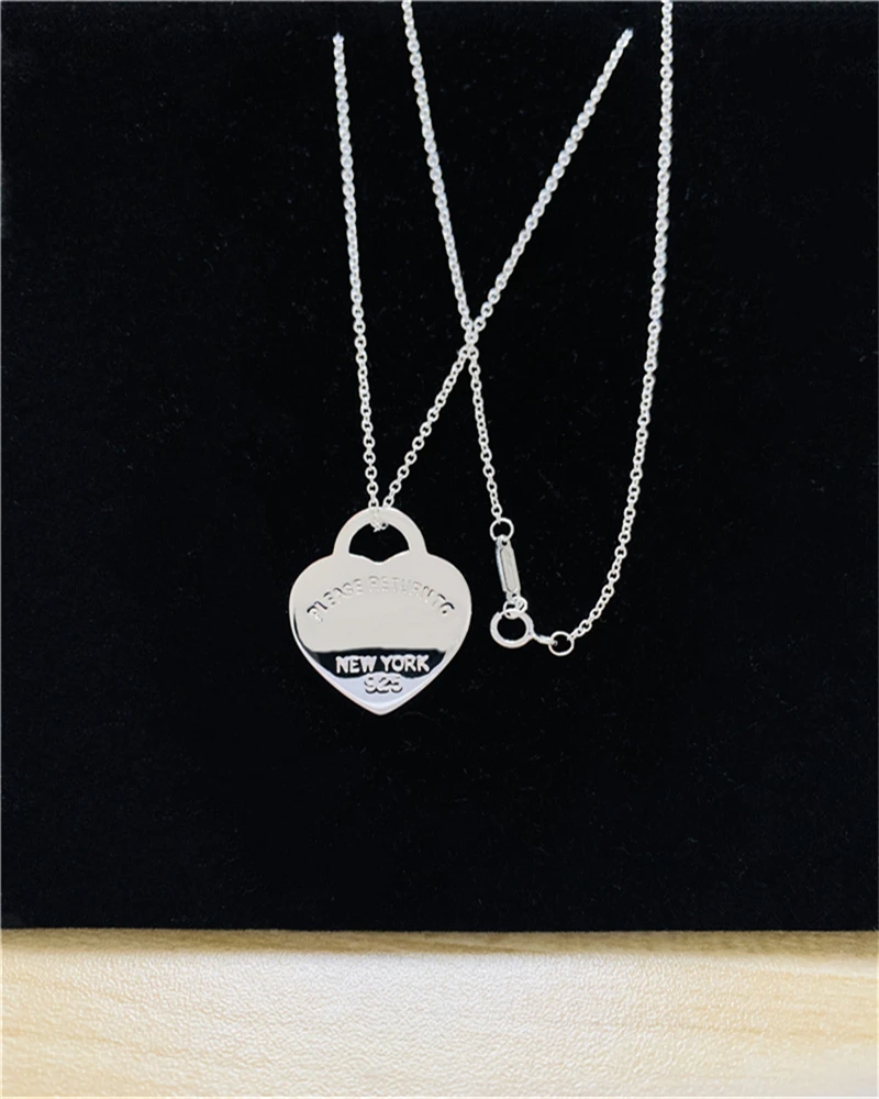 S925 sterling silver necklace, 1:1 classic heart-shaped necklace, fashion ladies accessories
S925 sterling silver necklace, 1:1 classic heart-shaped necklace, fashion ladies accessories