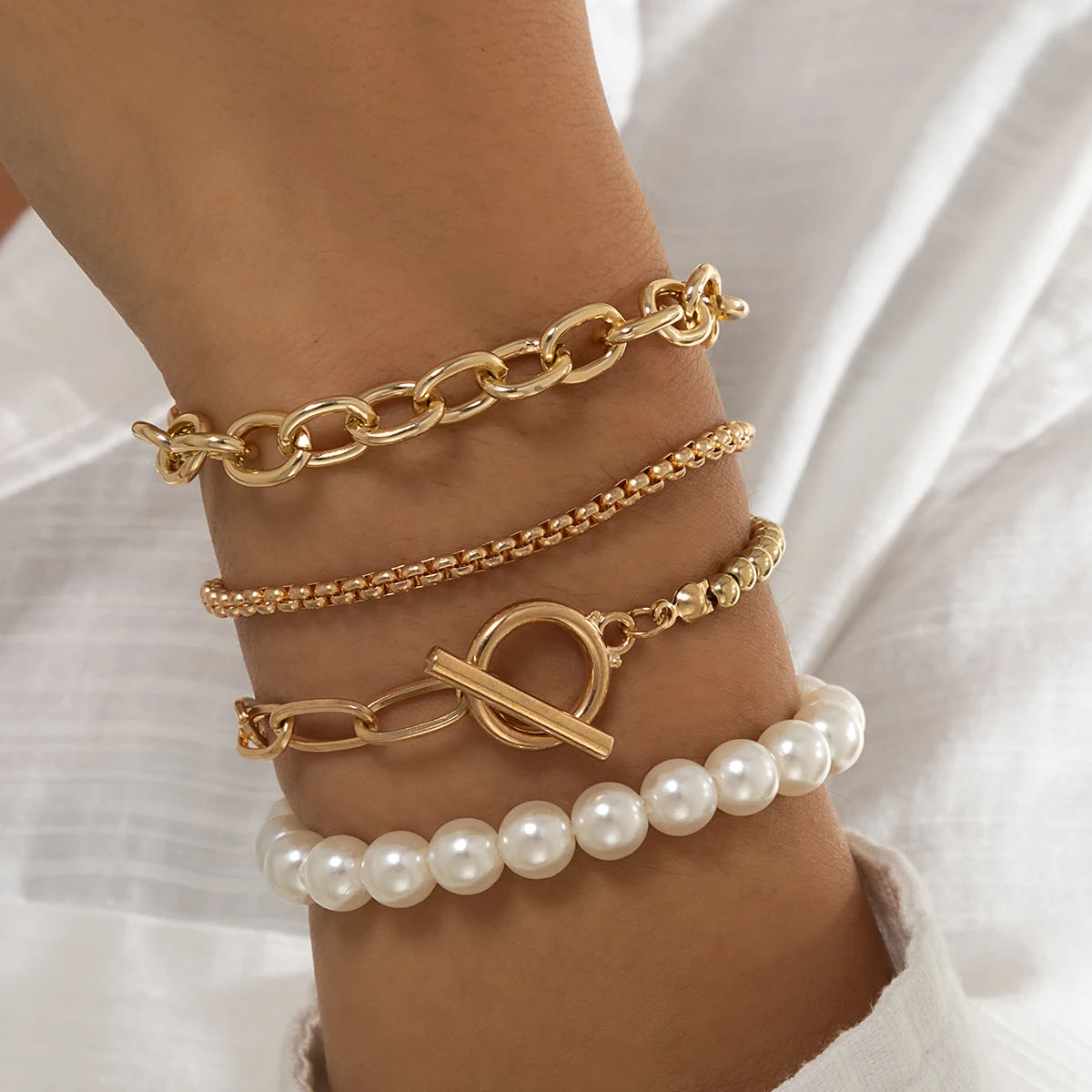Punk Multi Layer Metal Light Weight Chain Link Bracelets For Women Baroque Simulated Pearls Charm Bracelet Lariat Jewelry 2022
Punk Multi Layer Metal Light Weight Chain Link Bracelets For Women Baroque Simulated Pearls Charm Bracelet Lariat Jewelry 2022