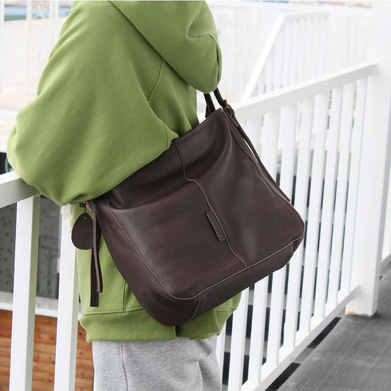 Simple Casual Real Leather Crossbody Bags For Women Big Capacity Messenger Bags Female Solid Luxury Shoulder Bucket Handbag Tote
Simple Casual Real Leather Crossbody Bags For Women Big Capacity Messenger Bags Female Solid Luxury Shoulder Bucket Handbag Tote