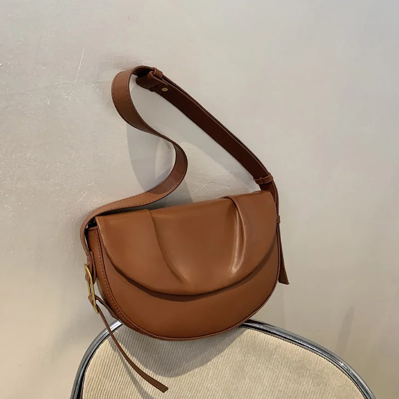 Retro fold saddle bag female new casual soft pu leather fashion shoulder bag simple messenger women crossbody bag
Retro fold saddle bag female new casual soft pu leather fashion shoulder bag simple messenger women crossbody bag