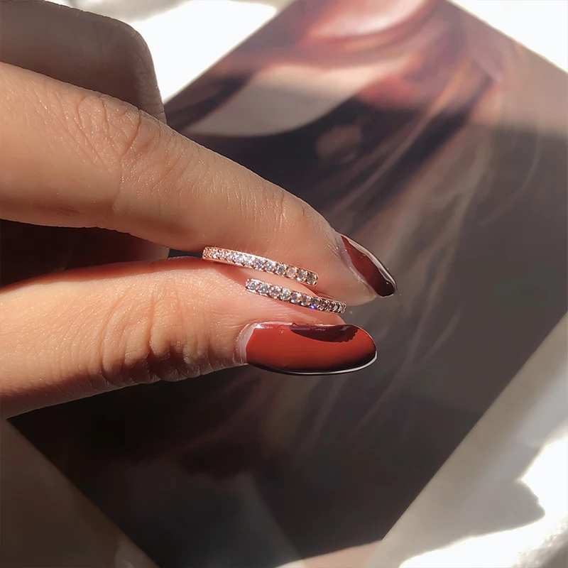 Simple Design Finger Plating Gold And Silver Ring Female Personality Wild Exquisite Zircon Opening Adjustable Copper Tail Ring
Simple Design Finger Plating Gold And Silver Ring Female Personality Wild Exquisite Zircon Opening Adjustable Copper Tail Ring