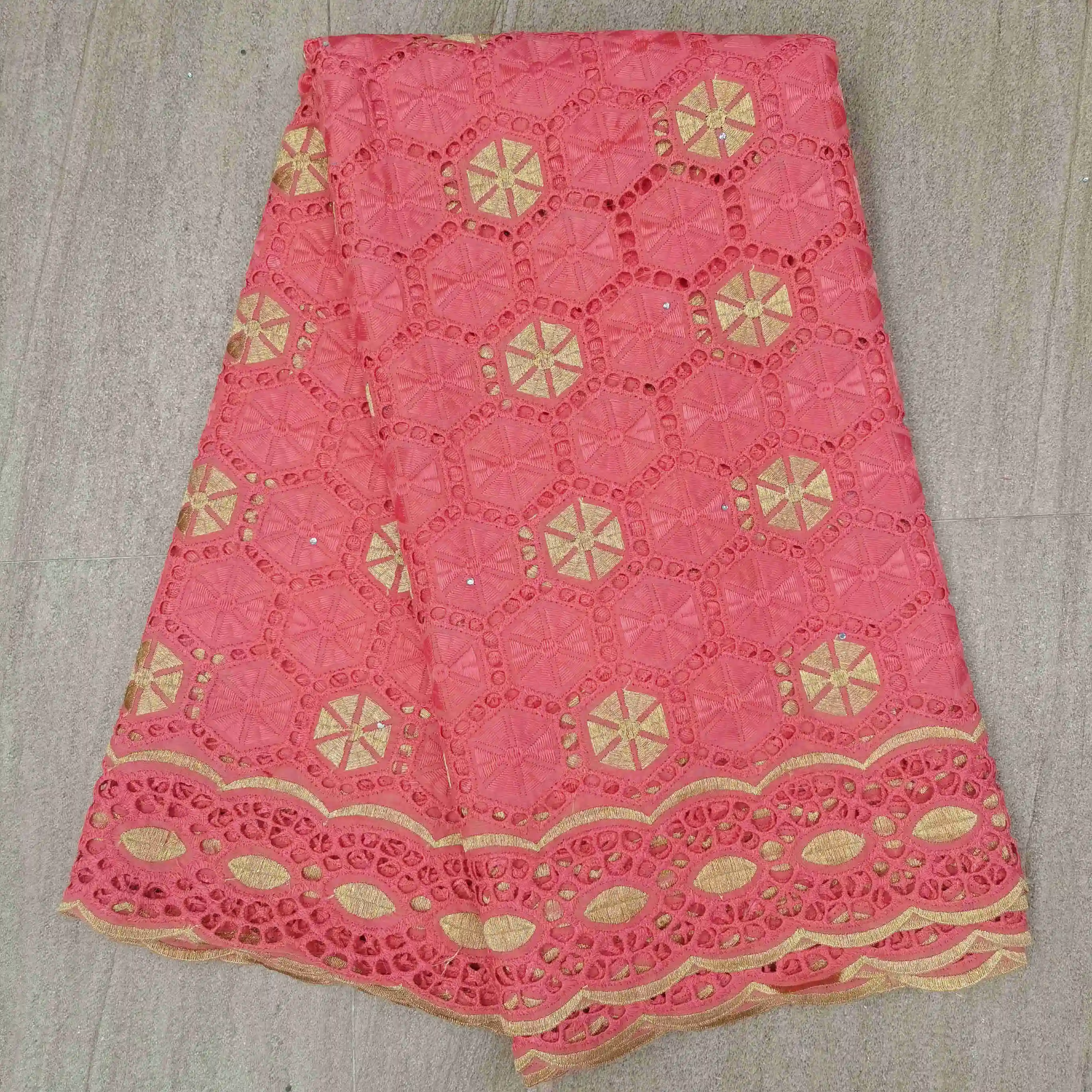 5 yards Swiss lace fabric with Stones 2020 Latest Embroidery African 100% cotton fabrics Swiss voile lace popular Dubai style
5 yards Swiss lace fabric with Stones 2020 Latest Embroidery African 100% cotton fabrics Swiss voile lace popular Dubai style