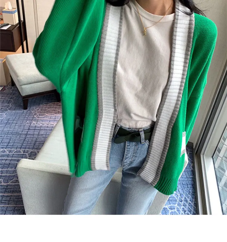 Women Autumn sweater single buttons patchwork V-neck sexy Green white loose long sleeve knitted Cardigans coat Korean casual
Women Autumn sweater single buttons patchwork V-neck sexy Green white loose long sleeve knitted Cardigans coat Korean casual