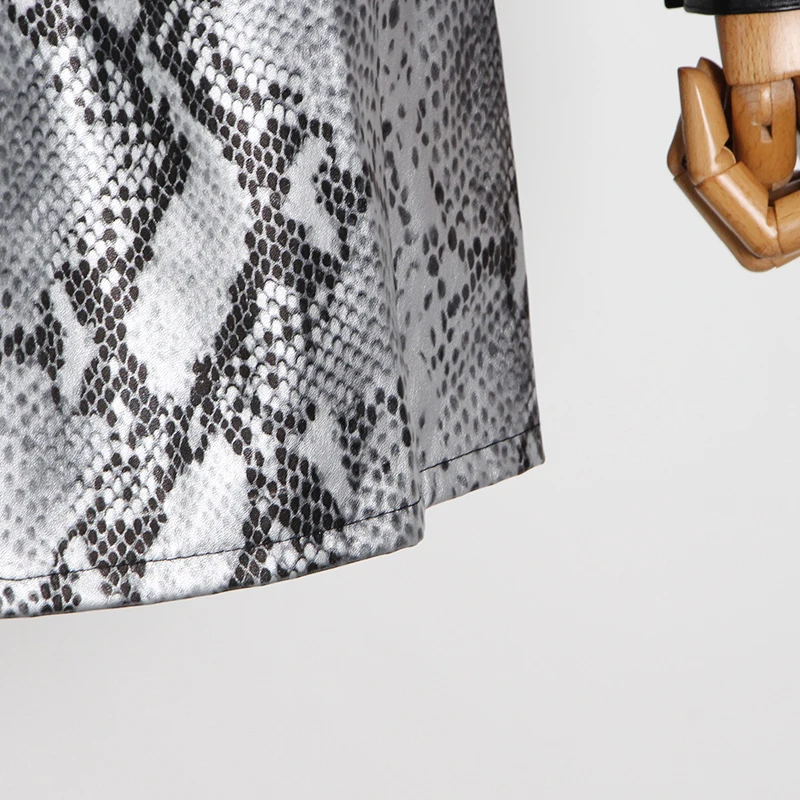 TWOTWINSTYLE Streetwear Printed Women Dress Stand Collar Long Sleeve Hollow Out Casual Dresses Female Fashion New Clothing Tide
TWOTWINSTYLE Streetwear Printed Women Dress Stand Collar Long Sleeve Hollow Out Casual Dresses Female Fashion New Clothing Tide