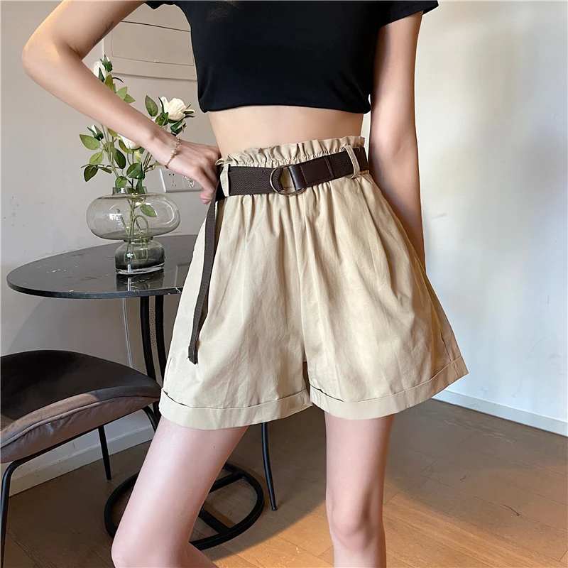 2231 New retro tooling style, high waist, thin elastic waist, thin wide-leg casual shorts
2231 New retro tooling style, high waist, thin elastic waist, thin wide-leg casual shorts