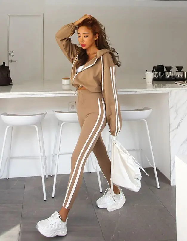 Women's suit 2021 new pure cotton loose casual suit cardigan drawstring short coat + slim pants 2-piece set
Women's suit 2021 new pure cotton loose casual suit cardigan drawstring short coat + slim pants 2-piece set