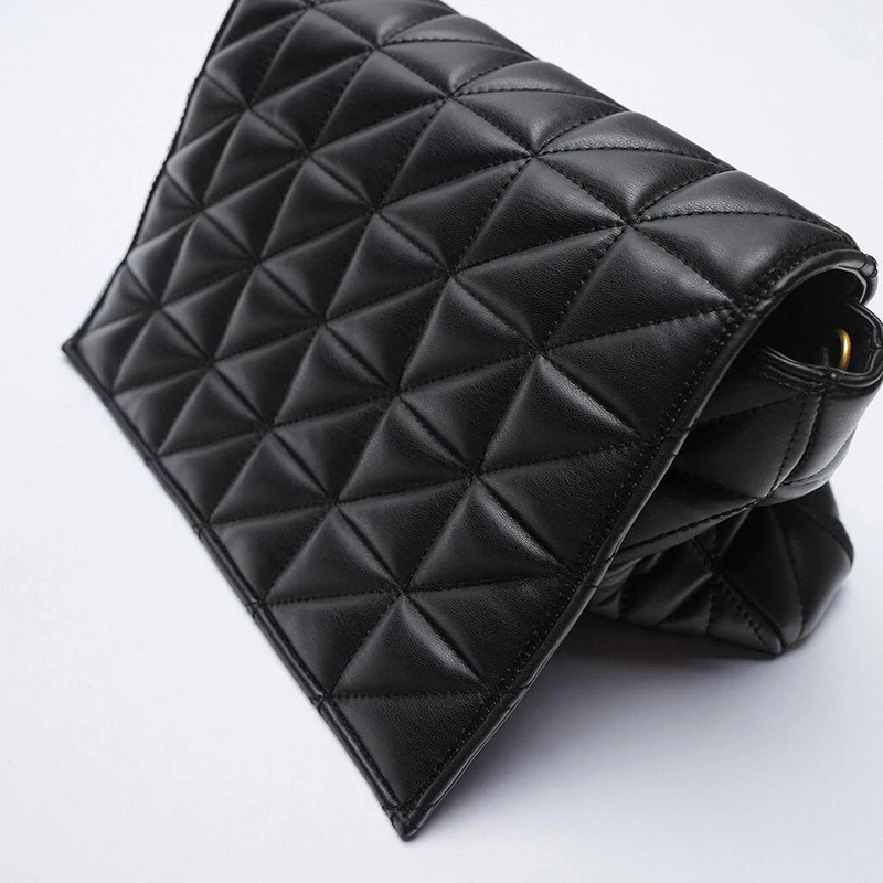 Brass Gold Metal Chain Shoulder Purse Trend New Designer Handbag Black Quilted PU Flap Bag for Women 2021 Dropshipping Lady Tote
Brass Gold Metal Chain Shoulder Purse Trend New Designer Handbag Black Quilted PU Flap Bag for Women 2021 Dropshipping Lady Tote