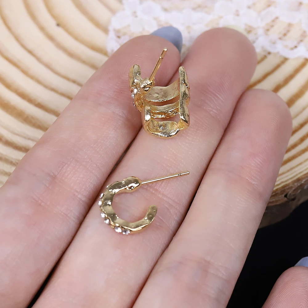 Dongdaemun Fashion Earrings Temperament Net Celebrity Cold Wind Simple Asymmetric Stud Earrings Female Jewelry Pair New Listing
Dongdaemun Fashion Earrings Temperament Net Celebrity Cold Wind Simple Asymmetric Stud Earrings Female Jewelry Pair New Listing