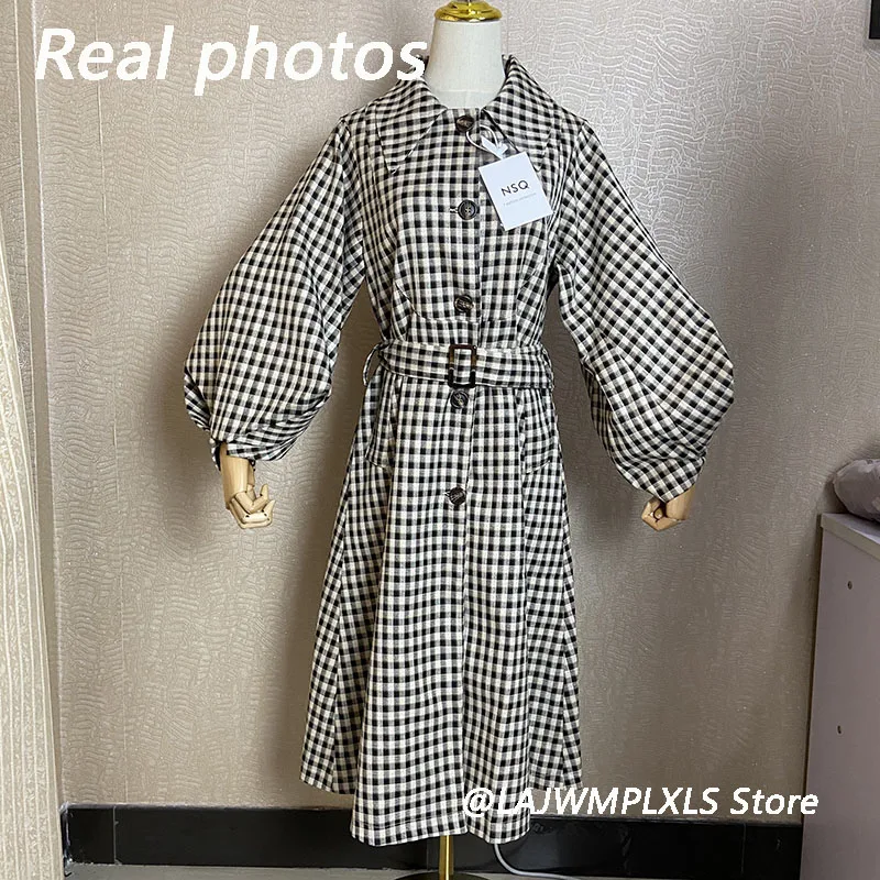2021 New Fashion Spring Autumn Women's Trench Coat with belt long Sleeve Plaid Streetwear Classic Over the keen Long Windbreaker
2021 New Fashion Spring Autumn Women's Trench Coat with belt long Sleeve Plaid Streetwear Classic Over the keen Long Windbreaker