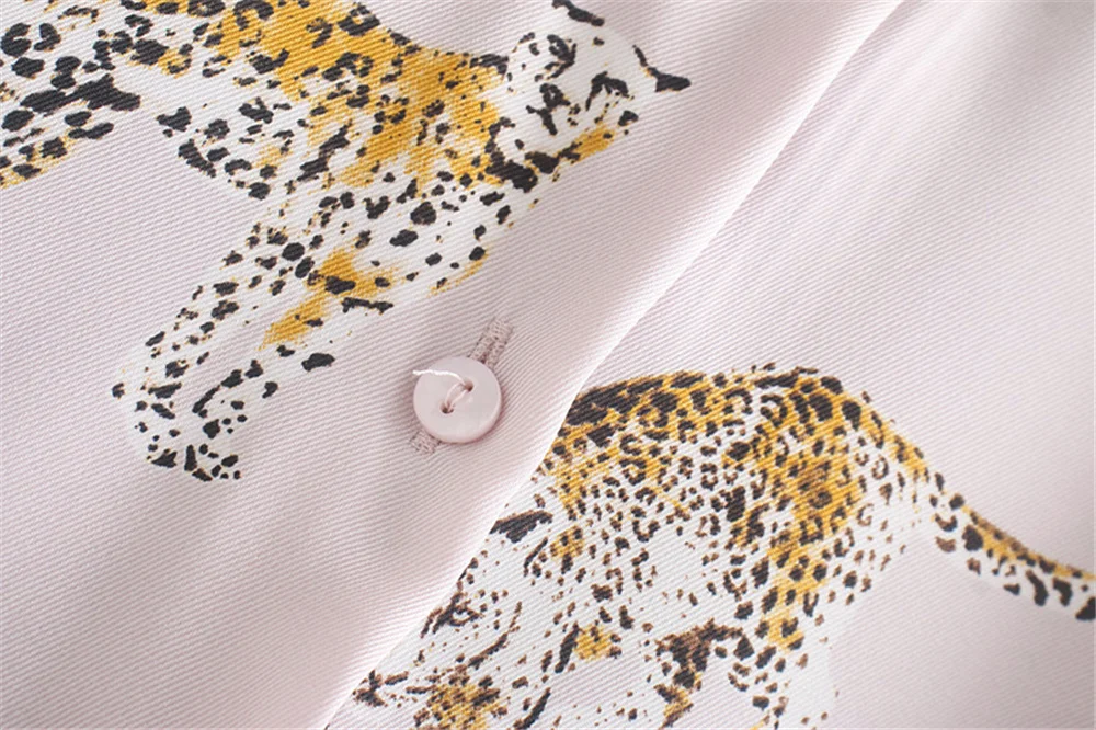 Women Light Pink Color Animal Print Long Sleeve Soft Silk Blouse Ladies Elegant Shirts Tops Clothing lapel
Women Light Pink Color Animal Print Long Sleeve Soft Silk Blouse Ladies Elegant Shirts Tops Clothing lapel