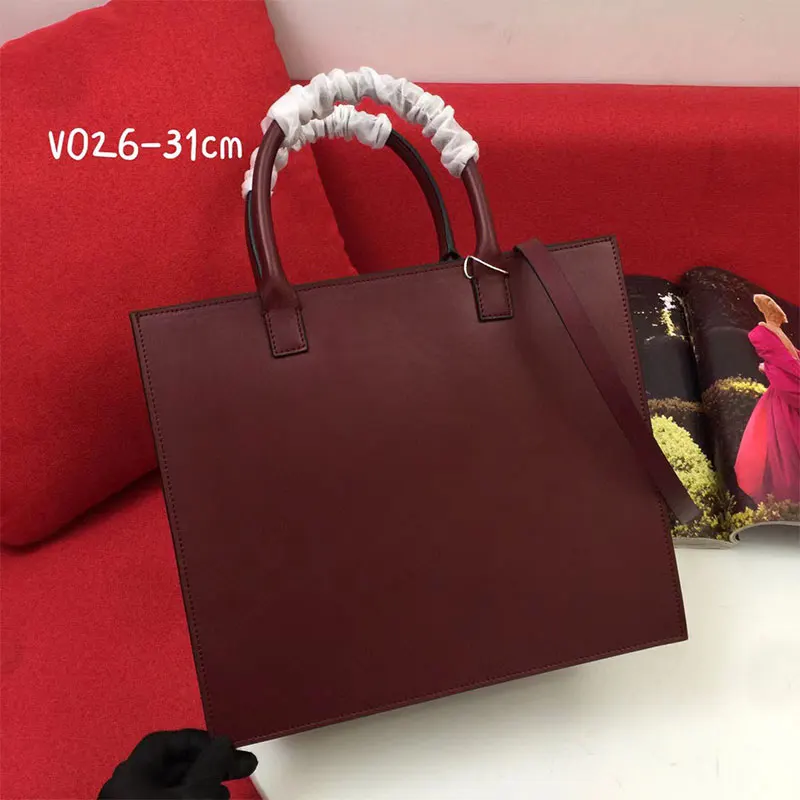 2021 new tote bag, ladies handbag, shoulder bag, leather calfskin, large-capacity star, the same style, casual messenger bag
2021 new tote bag, ladies handbag, shoulder bag, leather calfskin, large-capacity star, the same style, casual messenger bag