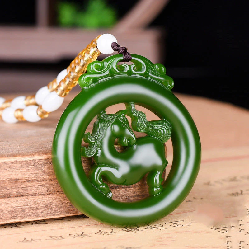 

Natural Green Hand Carved Ma Yu Pendant Fashion Boutique Jewelry Men's and Women's Zodiac Horse Necklace Gift Accessories
