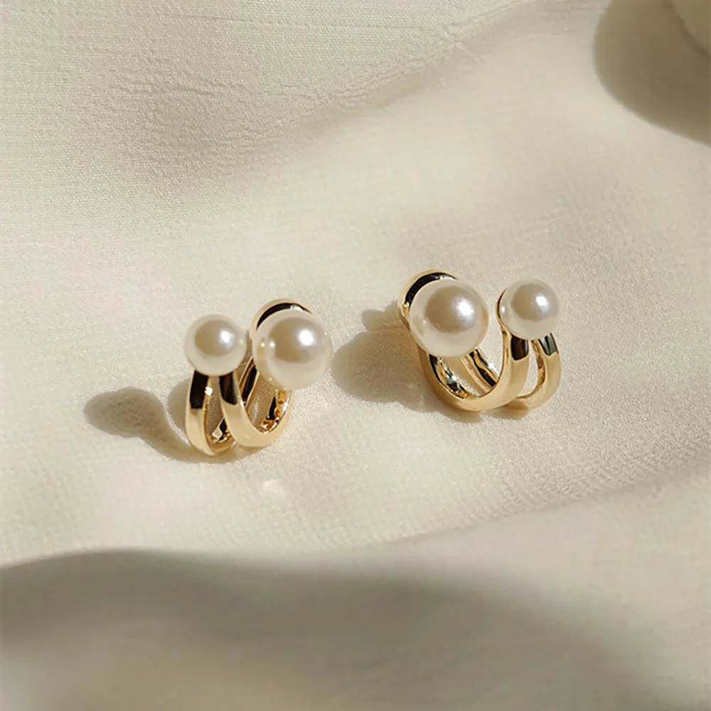New Vintage French Pearl Stud Earring Romantic For Women Party Classic Jewelry Love Geometry Golden Earring Valentine Day Gift 
New Vintage French Pearl Stud Earring Romantic For Women Party Classic Jewelry Love Geometry Golden Earring Valentine Day Gift
