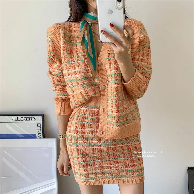 2021 Spring Autumn Women Set Sweater Fashion Loose Plaid Knitting Cardigans+skirt Female Set Ensemble Femme Two-piece Suit
2021 Spring Autumn Women Set Sweater Fashion Loose Plaid Knitting Cardigans+skirt Female Set Ensemble Femme Two-piece Suit