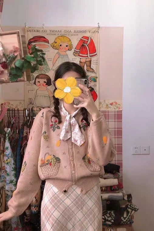 Women'Sweater Jacket Japanese Vintage INS Mori Gentle Small Fresh Handmade Crochet Knit Cardgian Girl Outer Short Coat Student
Women'Sweater Jacket Japanese Vintage INS Mori Gentle Small Fresh Handmade Crochet Knit Cardgian Girl Outer Short Coat Student
