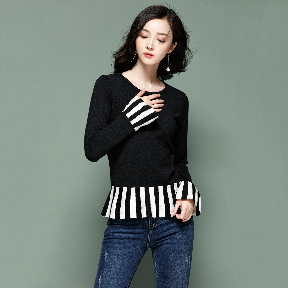 2020 Spring Women Sweater Female O-neck Striped Elegant Knitted Fitted Waist Slim Pullovers Femmes Argyle Sweater Lady Jumpers
2020 Spring Women Sweater Female O-neck Striped Elegant Knitted Fitted Waist Slim Pullovers Femmes Argyle Sweater Lady Jumpers