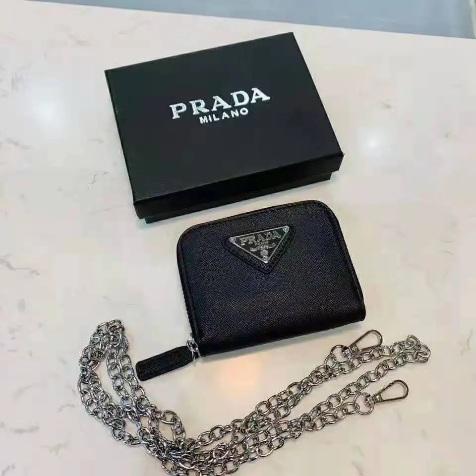 PRADA 2021 New mini one-shoulder messenger small wallet lady card bag chain small square bag accessory bag PRADA 2021 New mini one-shoulder messenger small wallet lady card bag chain small square bag accessory bag