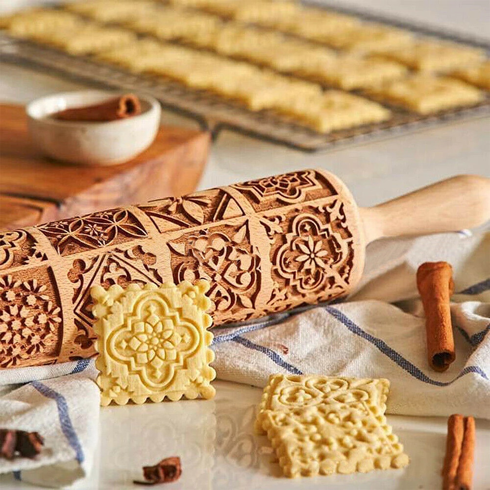 

Christmas Snowflake Vine Embossing Rolling Pin DIY Baking Cookie Noodle Biscuit Fondant Cake Dough Wooden Engraved Roller